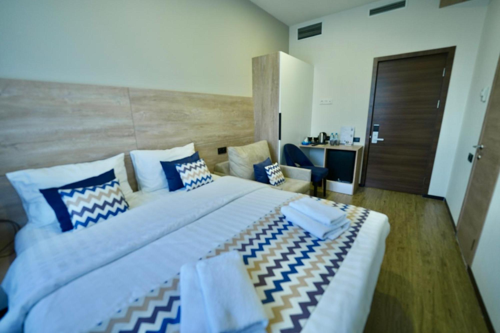 4Guest Hotel Erivan Exterior foto