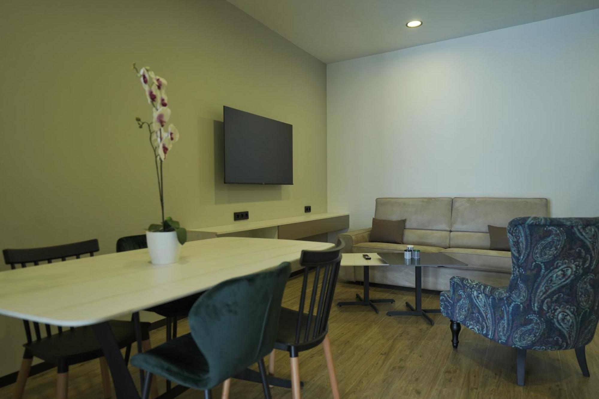 4Guest Hotel Erivan Exterior foto